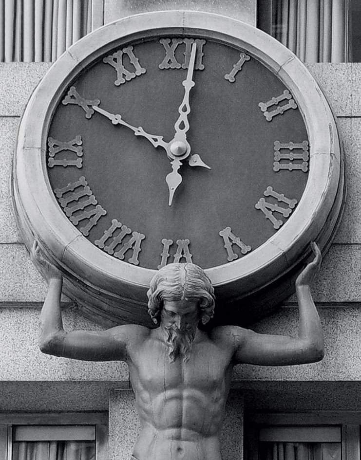 The New York minute American Tiffany & Co 2.75m high Atlas clock Fifth Avenue 