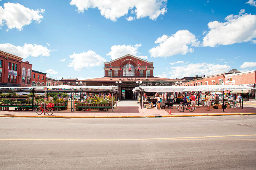 Ottawa’s oldest public market, ByWard Market offers an abundance of unique wares and produce amid a charming setting.