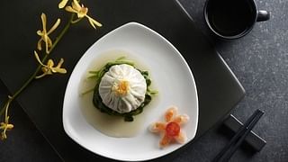teochew-cuisine_takashimaya_abalone-wrapped-with-egg-white-skin-b