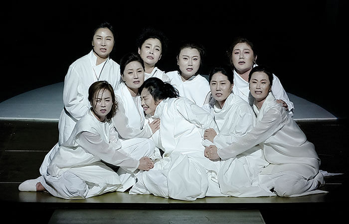 Trojan Women (C) [National Theater Of Korea]