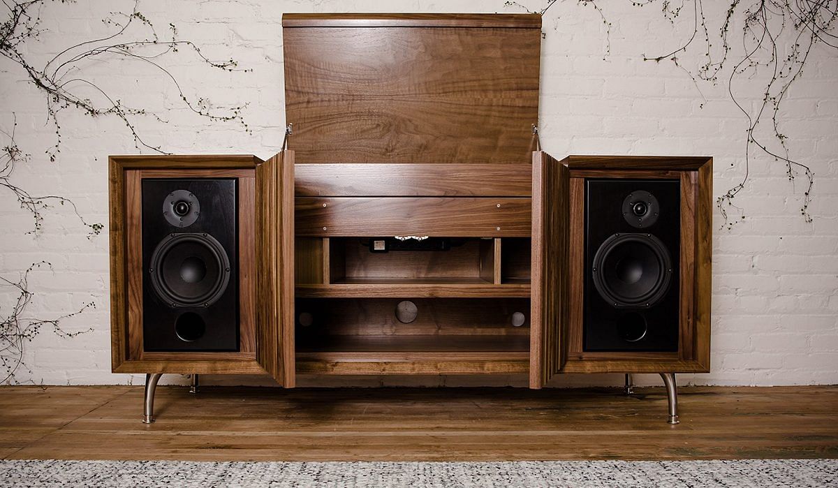 The Wrensilva Standard-One opens to unveil its turntable and speakers