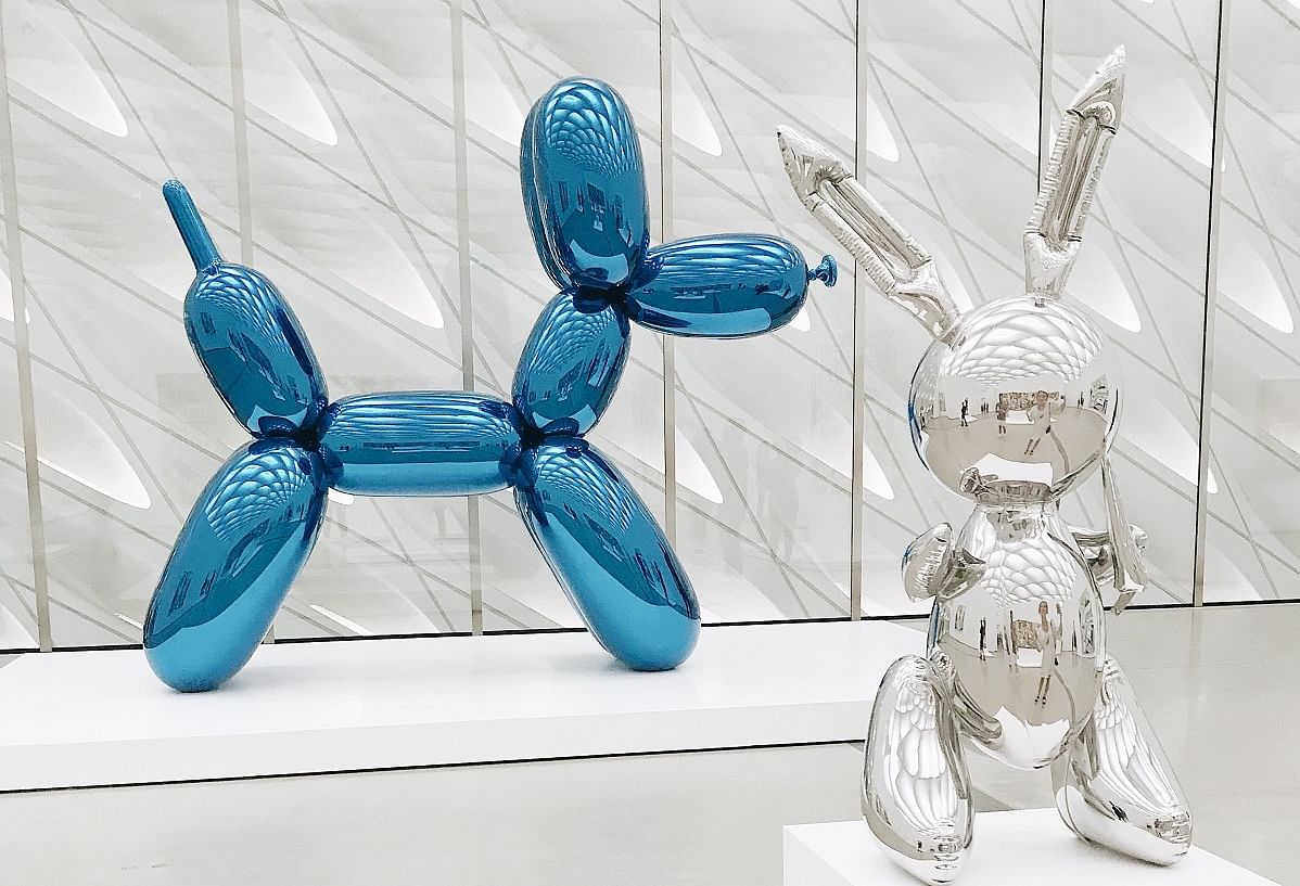 Jeff Koons 'Rabbit' sculpture goes for $91.1 million 