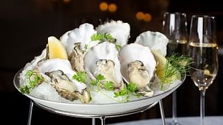 MO Bar oysters