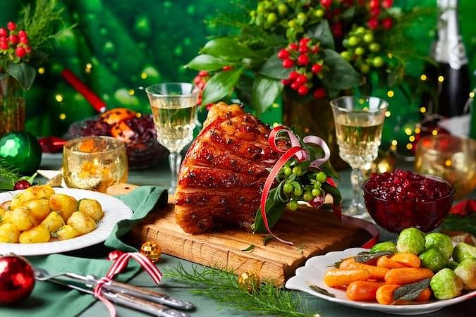 Christmas-feasts-to-ring-in-the-festive-spirit-The-Villa-Halia