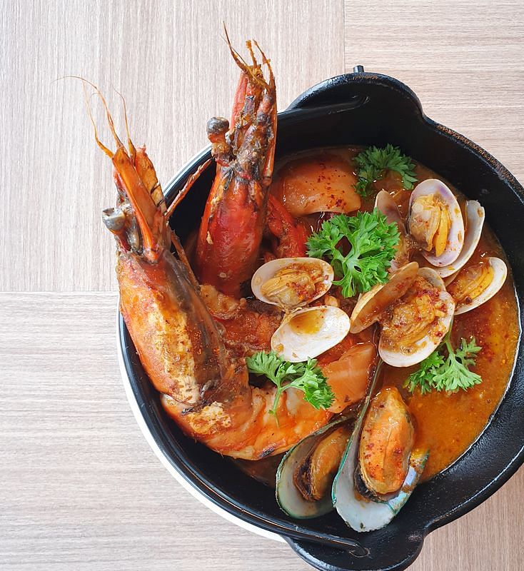 seafood-bouillabaisse-level33