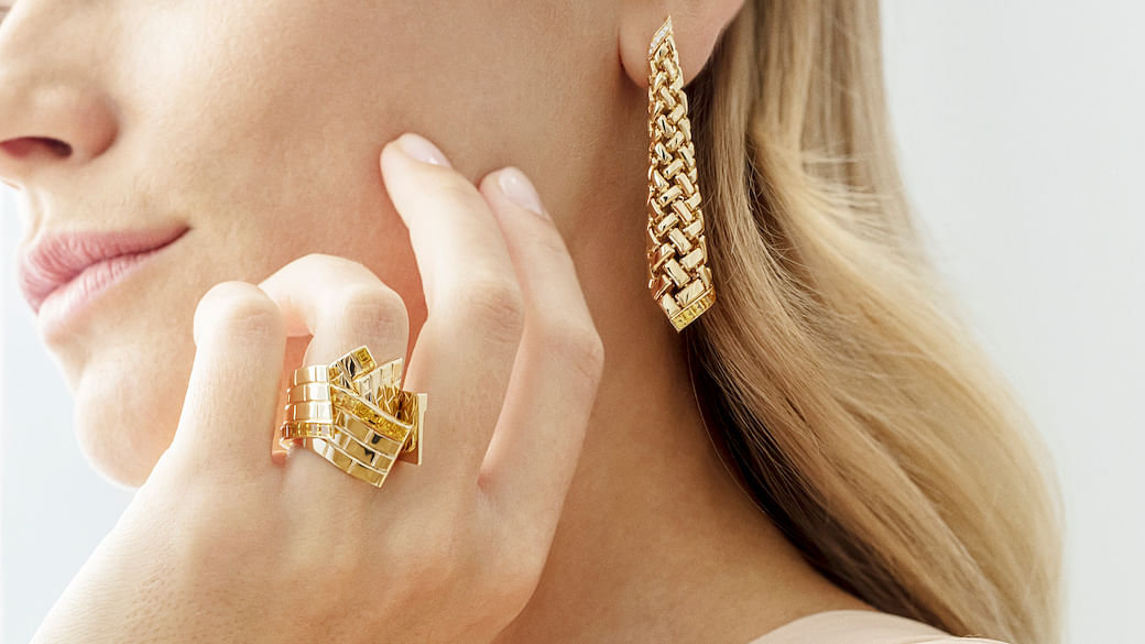 Chaumet-ondulation-model-ring-earrings