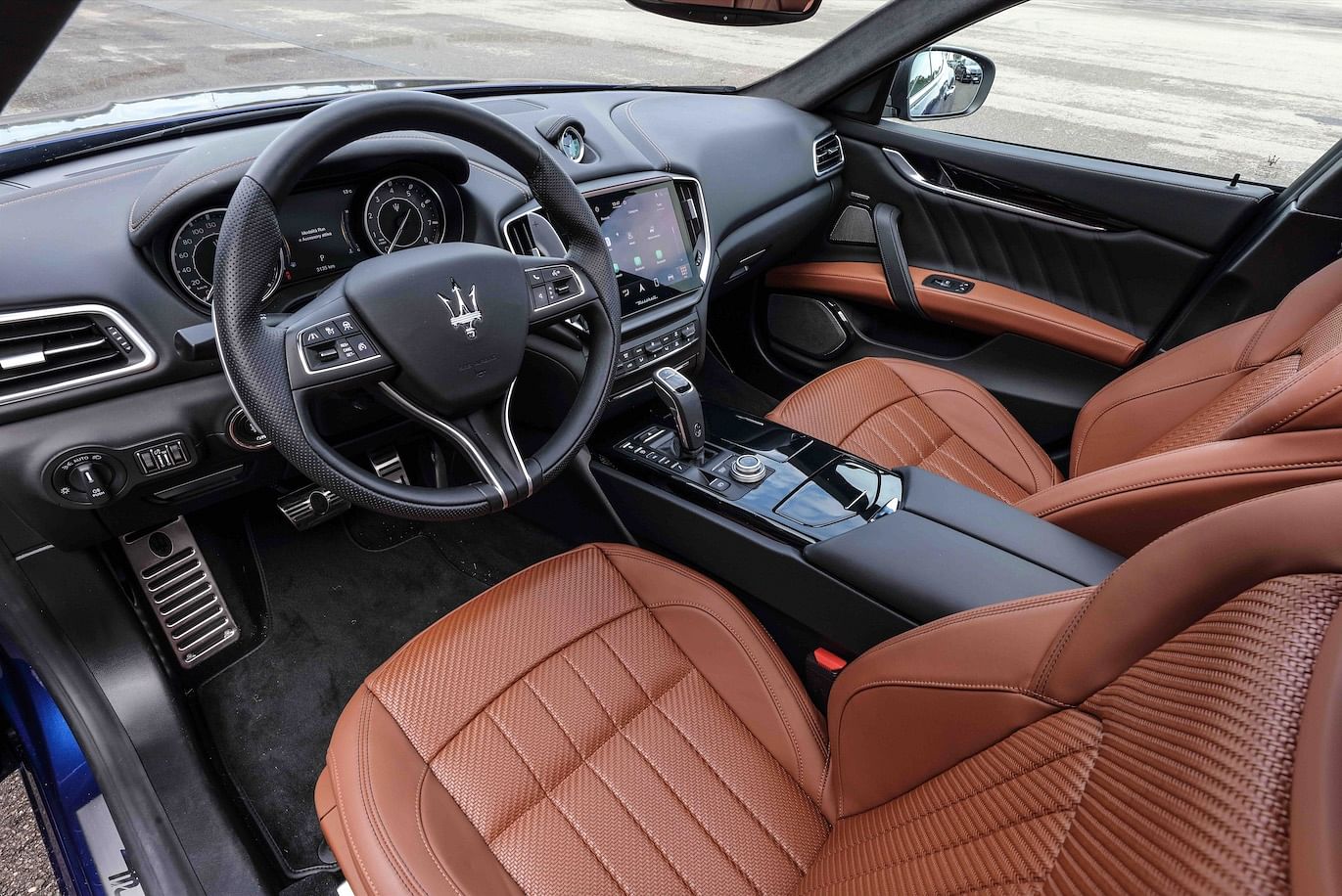 The interior of the Maserati Ghibli Hybrid.