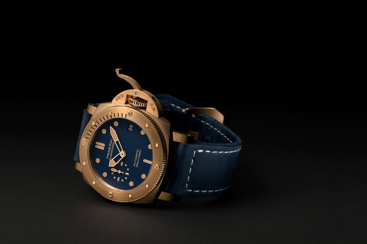 The original bronze watch is released in its most wearable form