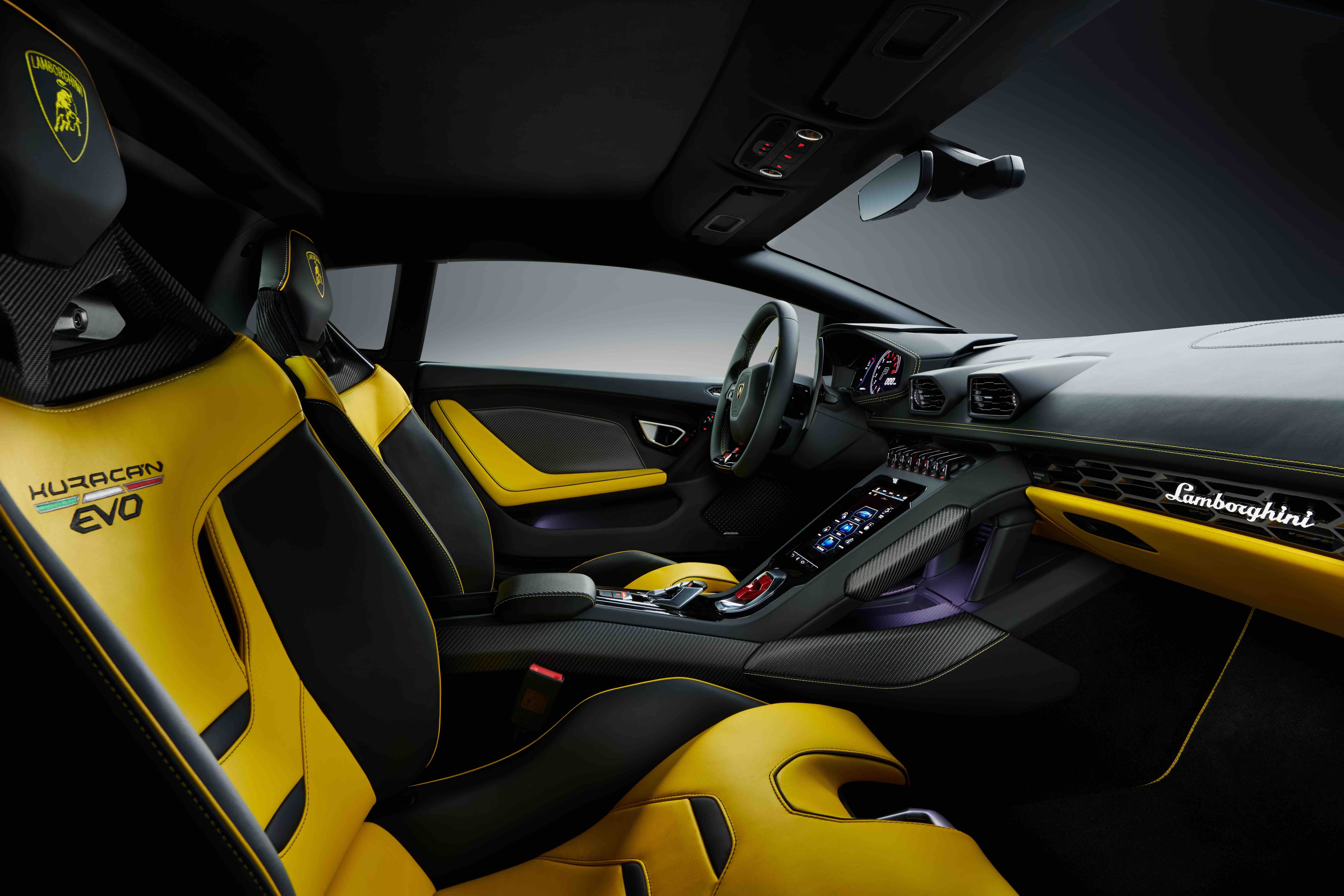 The interior of the Lamborghini Huracan Evo RWD.