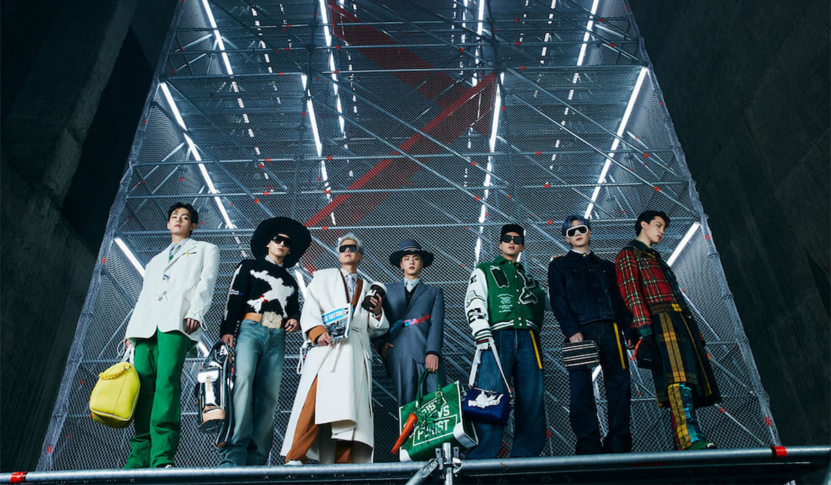 BTS X Louis Vuitton Men's Spring-Summer 2022 Fashion Show