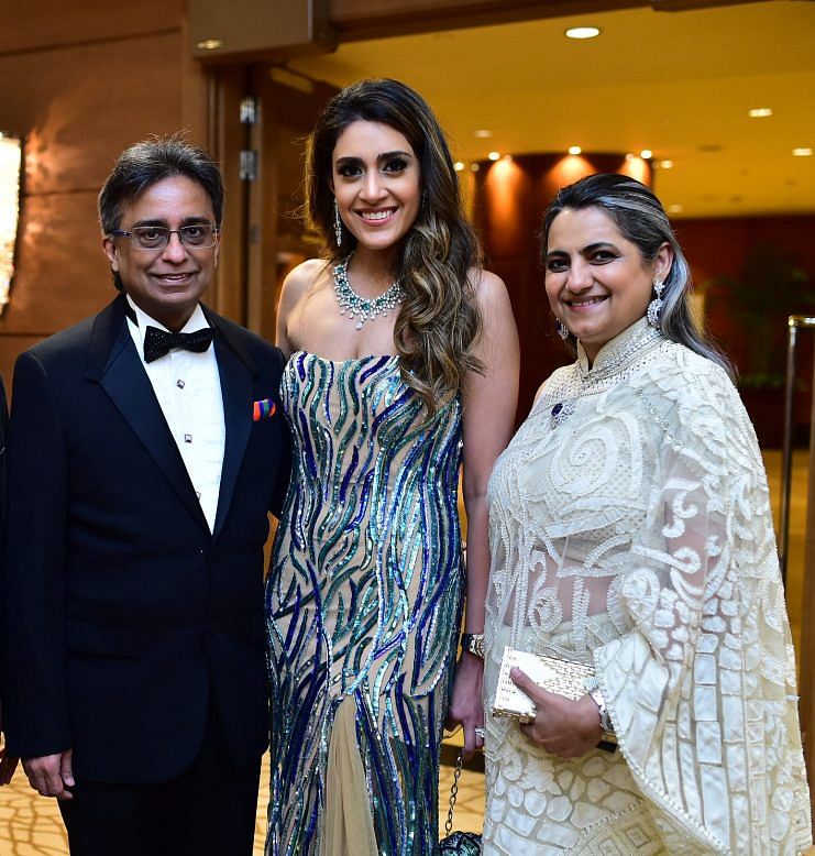 Mahesh Buxani with his daughter-in-law Karina Buxani (middle) and wife Naina Buxani (right).