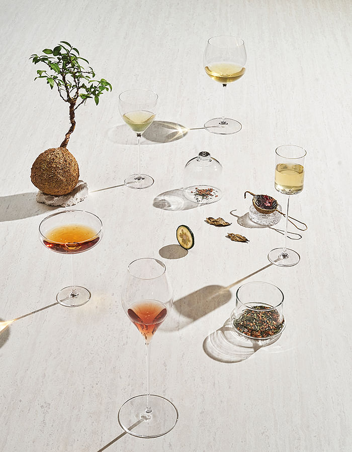 Esora’s tea-pairing menu evolves with the seasons. All teas are hand- blended and presented in modern glassware.